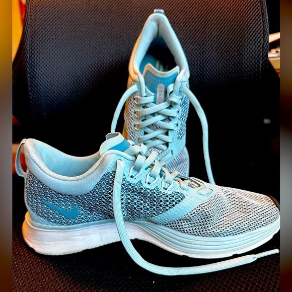 womens nike zoom strike running shoes